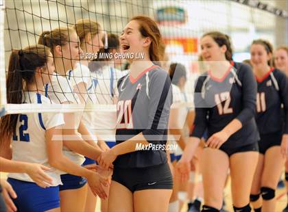 Thumbnail 2 in Santa Margarita vs. Mater Dei (Nike California Challenge Tournament) photogallery.