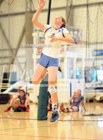 Thumbnail 1 in Santa Margarita vs. Mater Dei (Nike California Challenge Tournament) photogallery.