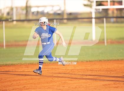 Thumbnail 3 in West Laurens vs Houston County photogallery.