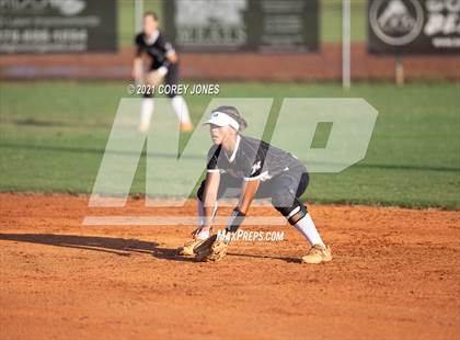 Thumbnail 2 in West Laurens vs Houston County photogallery.
