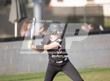Thumbnail 3 in West Laurens vs Houston County photogallery.