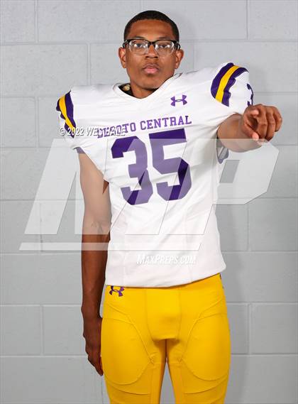 Thumbnail 3 in DeSoto Central (Team & Individuals) photogallery.