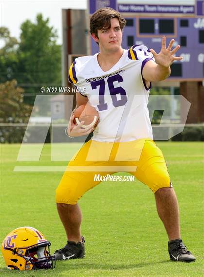 Thumbnail 2 in DeSoto Central (Team & Individuals) photogallery.