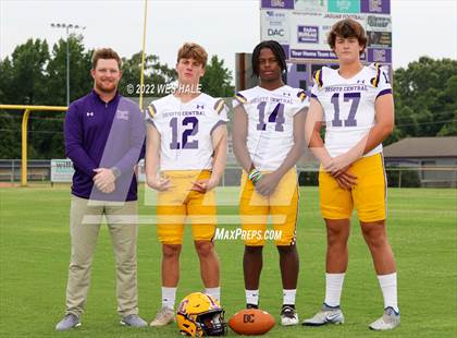 Thumbnail 3 in DeSoto Central (Team & Individuals) photogallery.