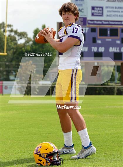 Thumbnail 2 in DeSoto Central (Team & Individuals) photogallery.