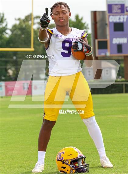 Thumbnail 2 in DeSoto Central (Team & Individuals) photogallery.
