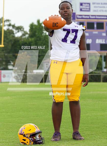 Thumbnail 1 in DeSoto Central (Team & Individuals) photogallery.