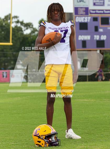 Thumbnail 2 in DeSoto Central (Team & Individuals) photogallery.