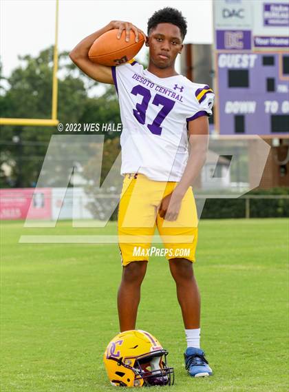 Thumbnail 2 in DeSoto Central (Team & Individuals) photogallery.