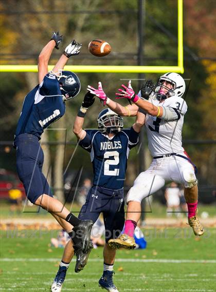 Thumbnail 2 in Noble & Greenough vs. Lawrence Academy photogallery.