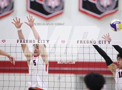 Thumbnail 2 in Mater Dei vs. Buchanan (CIF D2 State Final) photogallery.