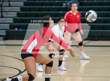 Thumbnail 2 in San Joaquin Memorial vs Hanford (Patriot Varsity Tournament) photogallery.