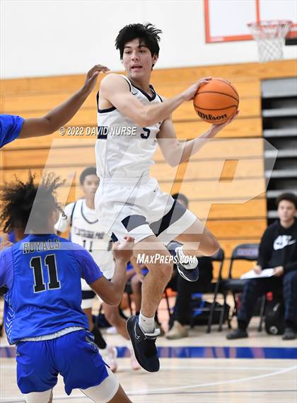 Thumbnail 3 in Quartz Hill vs. Flintridge Prep photogallery.