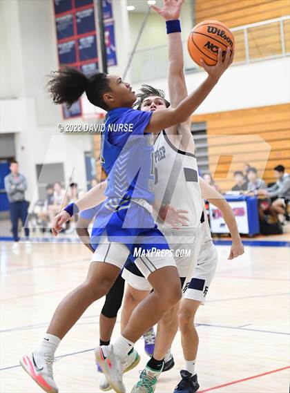 Thumbnail 3 in Quartz Hill vs. Flintridge Prep photogallery.