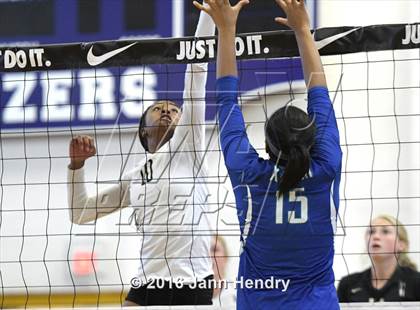 Thumbnail 3 in Archbishop Mitty vs. Xavier College Prep (Durango Fall Classic) photogallery.