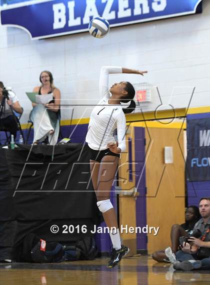 Thumbnail 3 in Archbishop Mitty vs. Xavier College Prep (Durango Fall Classic) photogallery.