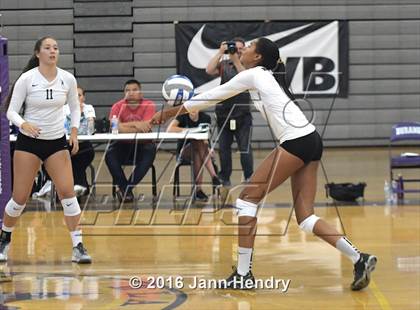 Thumbnail 3 in Archbishop Mitty vs. Xavier College Prep (Durango Fall Classic) photogallery.