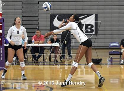 Thumbnail 1 in Archbishop Mitty vs. Xavier College Prep (Durango Fall Classic) photogallery.