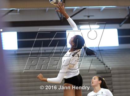 Thumbnail 2 in Archbishop Mitty vs. Xavier College Prep (Durango Fall Classic) photogallery.