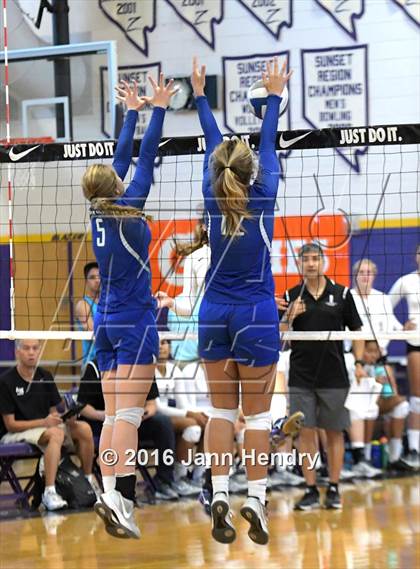 Thumbnail 2 in Archbishop Mitty vs. Xavier College Prep (Durango Fall Classic) photogallery.