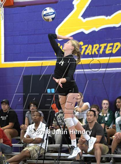 Thumbnail 2 in Archbishop Mitty vs. Xavier College Prep (Durango Fall Classic) photogallery.
