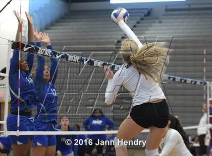 Thumbnail 1 in Archbishop Mitty vs. Xavier College Prep (Durango Fall Classic) photogallery.