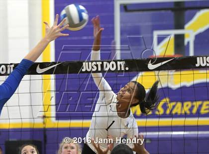 Thumbnail 2 in Archbishop Mitty vs. Xavier College Prep (Durango Fall Classic) photogallery.