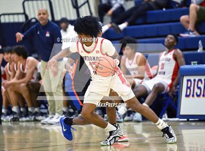 Thumbnail 2 in Redondo Union vs. Rainier Beach (Tarkanian Classic) photogallery.