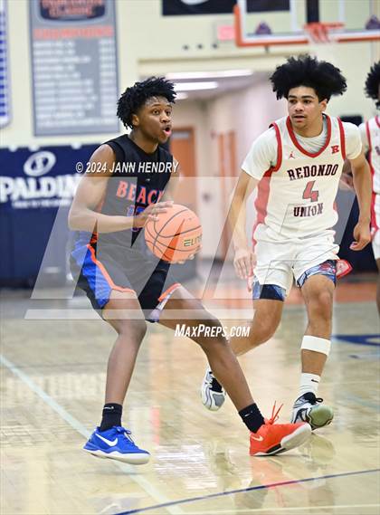 Thumbnail 1 in Redondo Union vs. Rainier Beach (Tarkanian Classic) photogallery.
