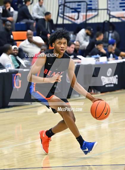 Thumbnail 1 in Redondo Union vs. Rainier Beach (Tarkanian Classic) photogallery.