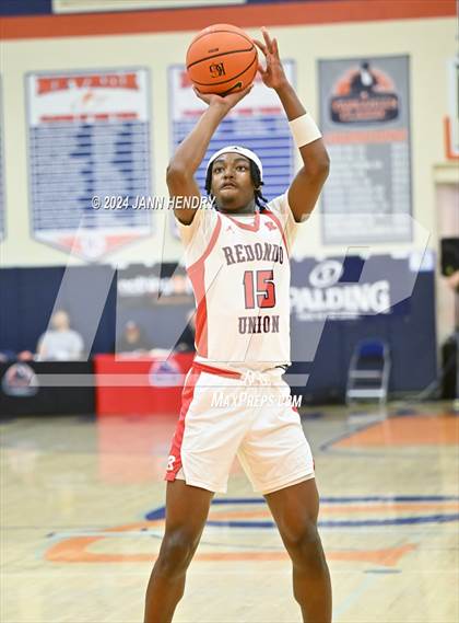 Thumbnail 1 in Redondo Union vs. Rainier Beach (Tarkanian Classic) photogallery.
