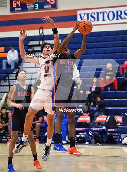 Thumbnail 3 in Redondo Union vs. Rainier Beach (Tarkanian Classic) photogallery.