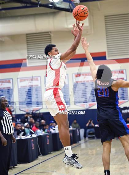 Thumbnail 2 in Redondo Union vs. Rainier Beach (Tarkanian Classic) photogallery.