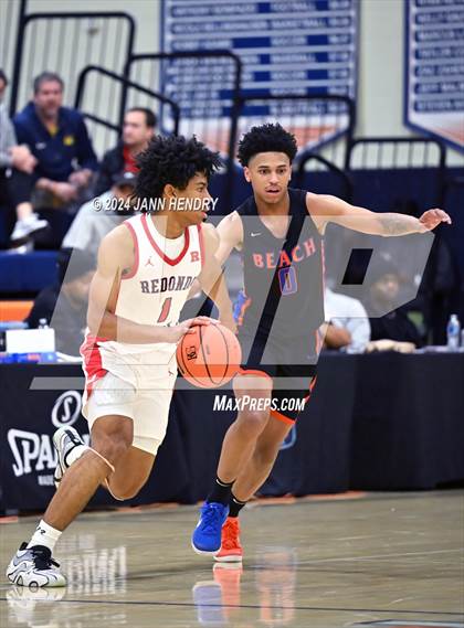 Thumbnail 2 in Redondo Union vs. Rainier Beach (Tarkanian Classic) photogallery.