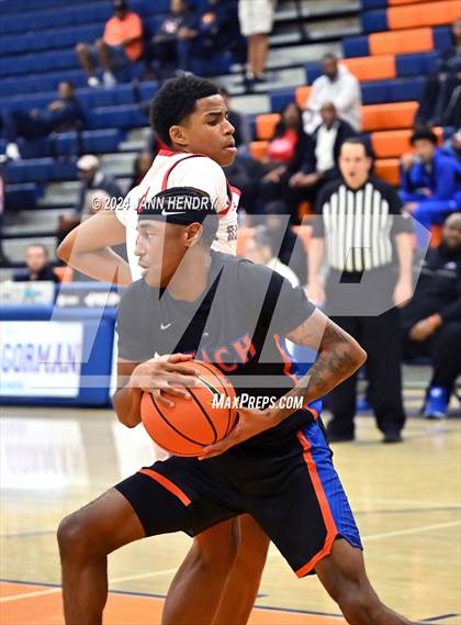 Thumbnail 1 in Redondo Union vs. Rainier Beach (Tarkanian Classic) photogallery.