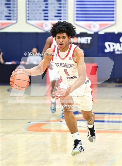 Thumbnail 2 in Redondo Union vs. Rainier Beach (Tarkanian Classic) photogallery.