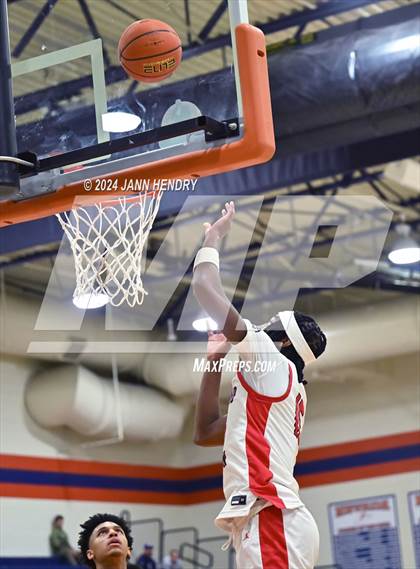 Thumbnail 1 in Redondo Union vs. Rainier Beach (Tarkanian Classic) photogallery.