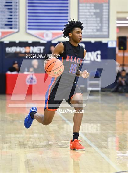 Thumbnail 2 in Redondo Union vs. Rainier Beach (Tarkanian Classic) photogallery.