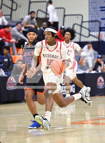 Thumbnail 2 in Redondo Union vs. Rainier Beach (Tarkanian Classic) photogallery.