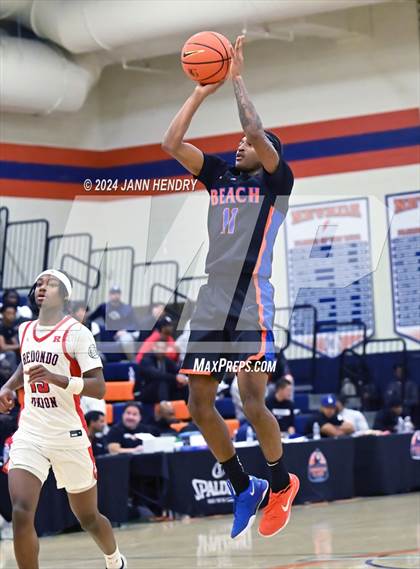 Thumbnail 3 in Redondo Union vs. Rainier Beach (Tarkanian Classic) photogallery.