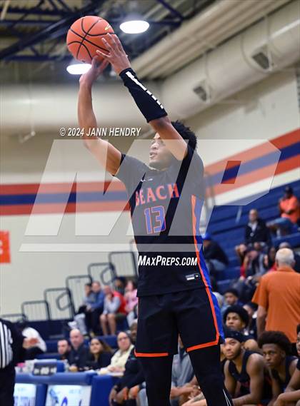 Thumbnail 3 in Redondo Union vs. Rainier Beach (Tarkanian Classic) photogallery.