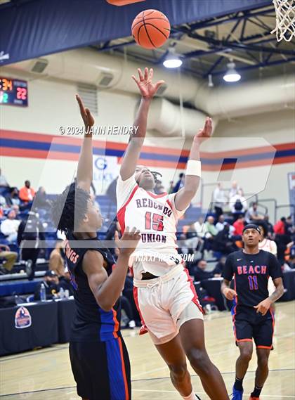 Thumbnail 1 in Redondo Union vs. Rainier Beach (Tarkanian Classic) photogallery.