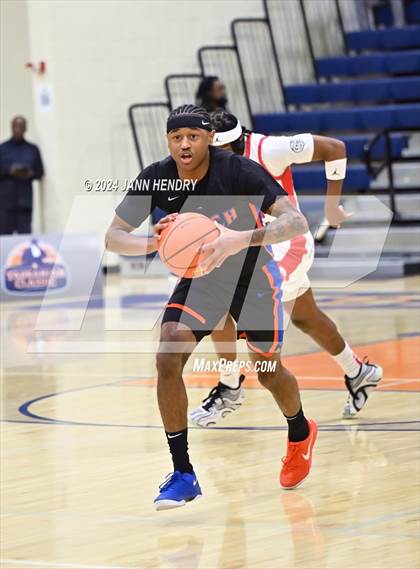 Thumbnail 1 in Redondo Union vs. Rainier Beach (Tarkanian Classic) photogallery.