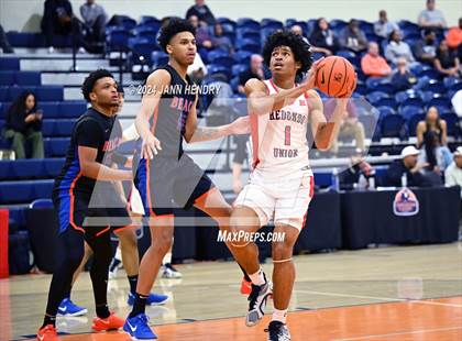 Thumbnail 2 in Redondo Union vs. Rainier Beach (Tarkanian Classic) photogallery.