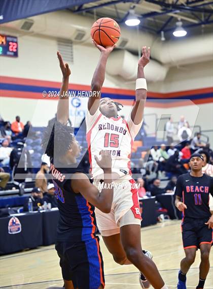 Thumbnail 3 in Redondo Union vs. Rainier Beach (Tarkanian Classic) photogallery.