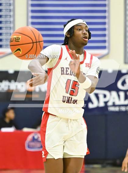 Thumbnail 1 in Redondo Union vs. Rainier Beach (Tarkanian Classic) photogallery.