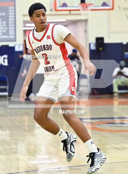 Thumbnail 1 in Redondo Union vs. Rainier Beach (Tarkanian Classic) photogallery.
