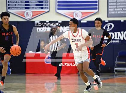 Thumbnail 2 in Redondo Union vs. Rainier Beach (Tarkanian Classic) photogallery.
