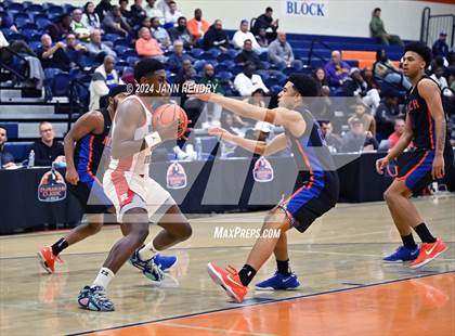 Thumbnail 3 in Redondo Union vs. Rainier Beach (Tarkanian Classic) photogallery.