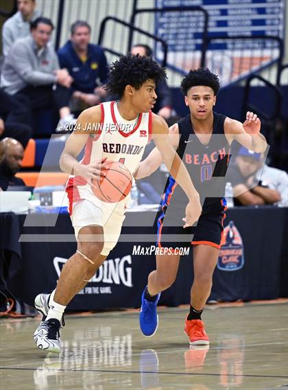 Thumbnail 1 in Redondo Union vs. Rainier Beach (Tarkanian Classic) photogallery.